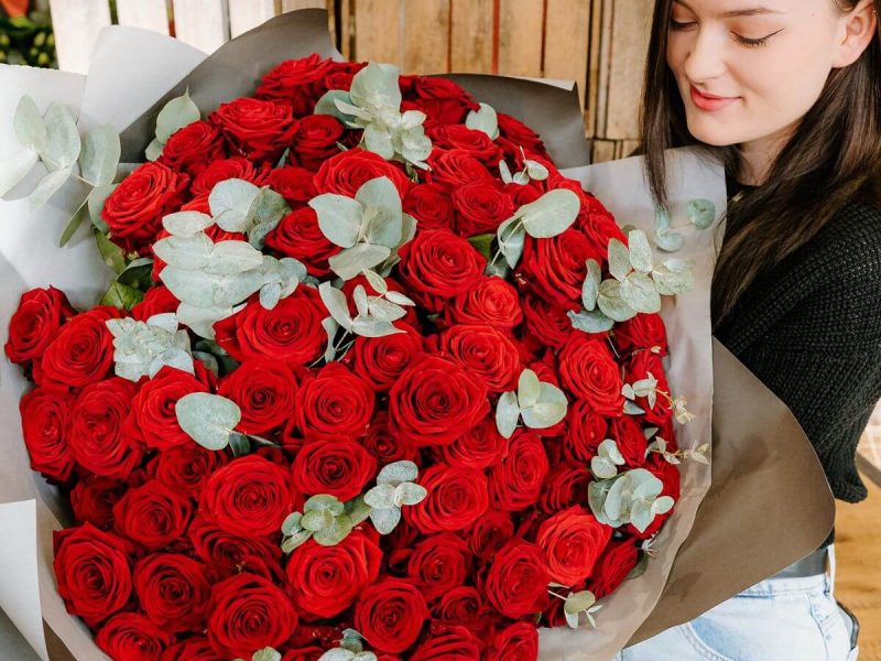 The Popularity Behind Gifting Red Roses - Where Did it Begin- provopestcontrolpros.com